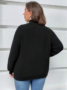 SHEIN LUNE 大碼紐扣細節小高領插肩袖套頭毛衣 - 黑色 - 查看 2
