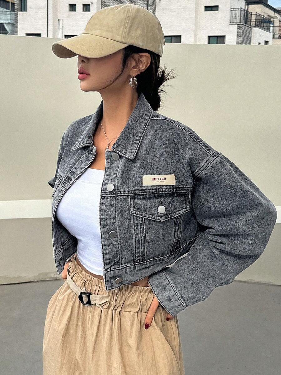 DAZY Chi tiết Patched thư Thả vai Áo khoác denim - Màu Xám nhạt - Xem 1