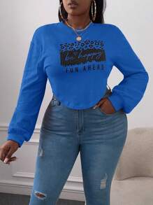 Slaydiva 大碼字母圖案落肩袖短款運動衫 - 寶藍色 - 查看 4