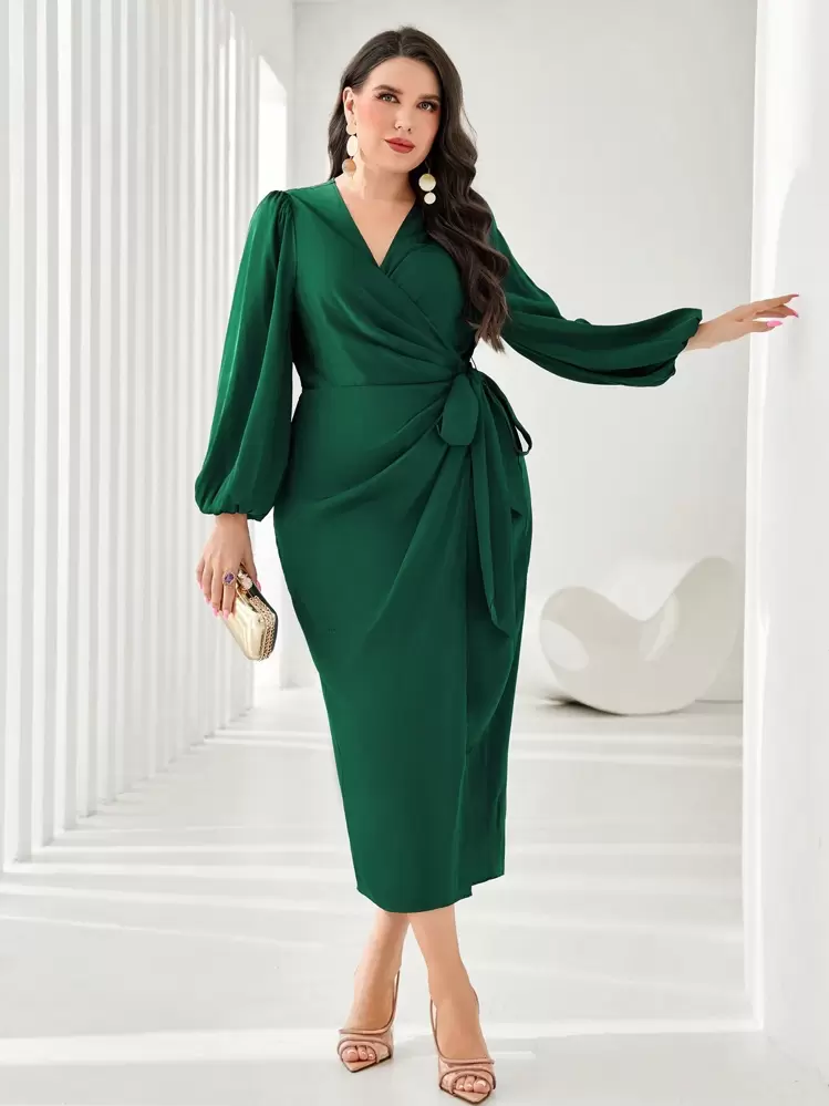 long black wrap dress with sleeves US 2 / Style:AP1E212826 Size:10 US around 35.5 / 90 Genevieve Floral Short Dress