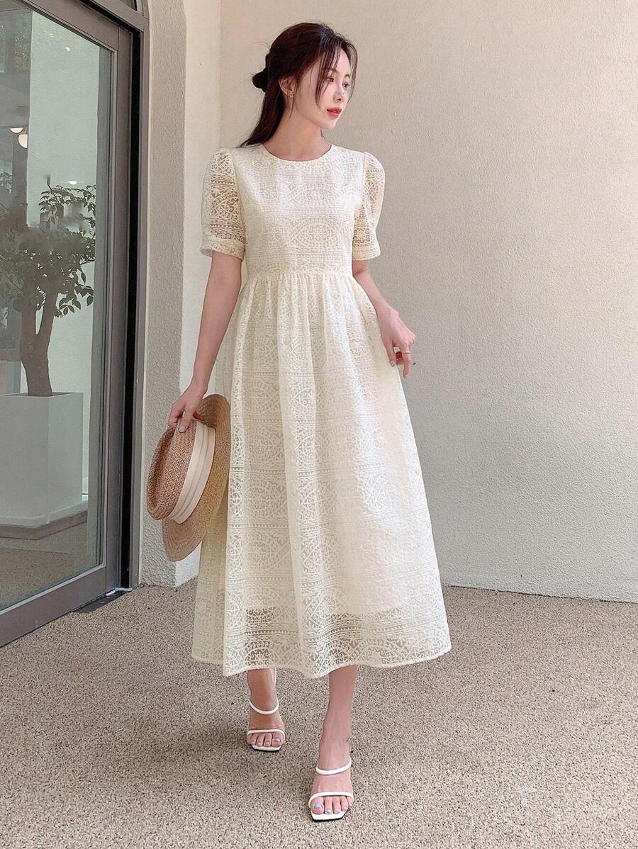 DAZY 素色泡泡袖蕾絲覆蓋連衣裙 - 米色 - 查看 1