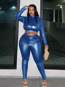Slaydiva 大碼小高領十字交叉後綁帶短款PU皮革上衣和褲子 - 藍色 - 查看 1