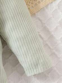 女嬰蕾絲邊條紋針織上衣