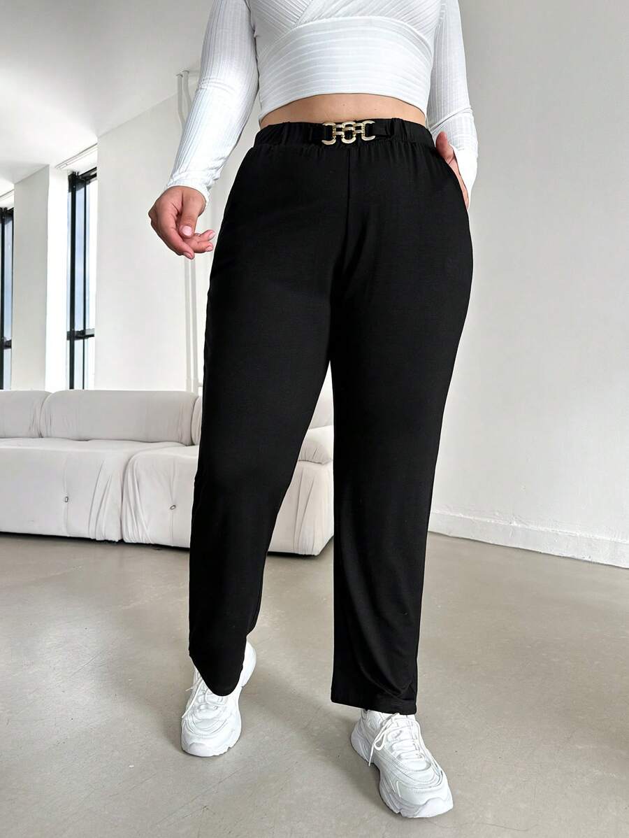 SHEIN Cottnline Kích thước lớn Thon gọn Quần skinny Quần Với Đường chéo Túi Và Chi tiết chuỗi - màu đen - Xem 1