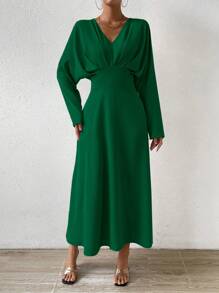 SHEIN Privé 素色V領蝙蝠袖A字洋裝 - 綠色 - 查看 4