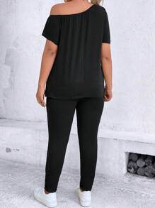 SHEIN LUNE 大碼標語圖案不對稱領T恤和鏤空緊身打底褲 - 黑色 - 查看 2