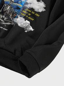 ROMWE MEN Street Life Guys Slogan & Skull Graphic Drawstring Hoodie - Black - View 5