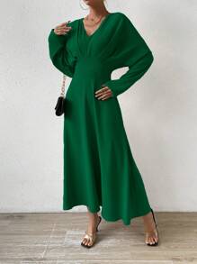 SHEIN Privé 素色V領蝙蝠袖A字洋裝 - 綠色 - 查看 3