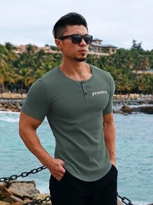 Manfinity Sport Corelite Tricou sport pentru bărbați, cu litere grafice, cu un sfert, tricou pentru antrenament, tricou de bază