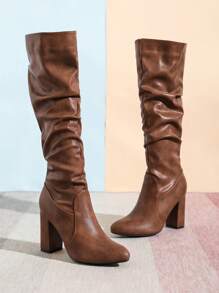 Timesize 深棕色过膝牛仔靴，女士高跟厚底冬靴，鞋面有随机褶皱，搭配时尚开衫，适合派对穿着。 - 棕色 - 查看 5