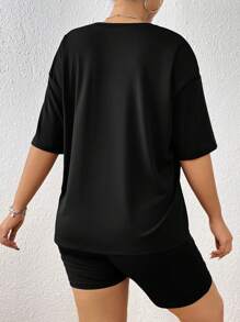 SHEIN EZwear Plus Letter Embossed Drop Shoulder Tee & Biker Shorts - Black - View 2