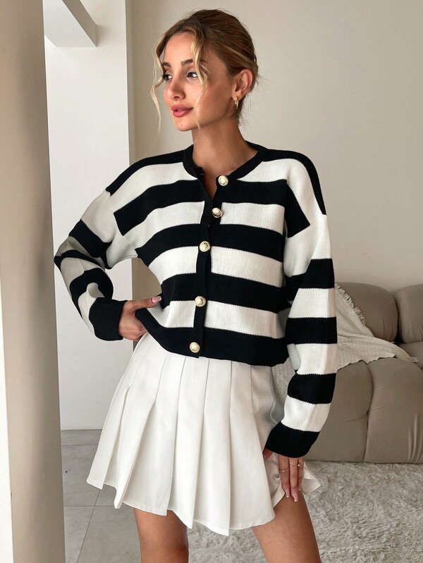 RueChic Cardigan cu umăr căzut cu model în dungi