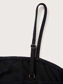 SHEIN ICON 字母拼貼細節短款吊帶上衣 - 黑色 - 查看 5