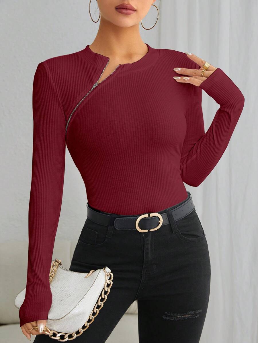 SHEIN Essnce 拉鏈細節條紋針織修身T恤 - 酒紅色 - 查看 1