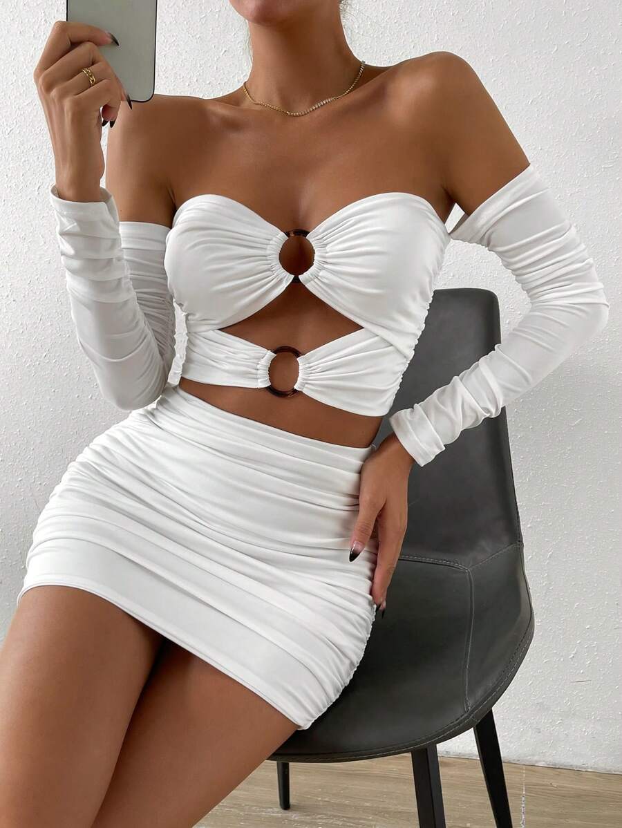 Allurite Vòng lệch vai liên kết Cut Out Crop Top & Váy Bodycon - trắng - Xem 1
