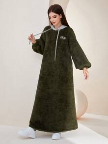 Mulvari 字母刺繡落肩袖抽繩連帽絨毛洋裝 - 綠色 - 查看 5