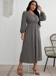 SHEIN Frenchy Talla grande Vestido con estampado de manga farol de muslo con abertura sin cinturón - Negro - Ver 3