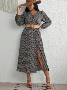 SHEIN Frenchy Talla grande Vestido con estampado de manga farol de muslo con abertura sin cinturón - Negro - Ver 1