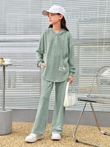 SHEIN تي شيرت وبنطلون مدرز بالحروف منخفض الاكتاف قبعة بنت طفل