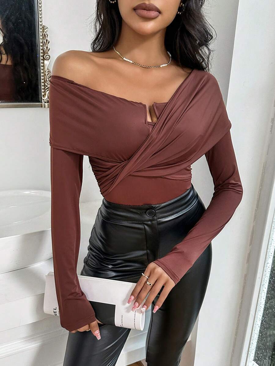 SHEIN Privé 一字肩交叉圍裹連體衣 - 杏色 - 查看 1