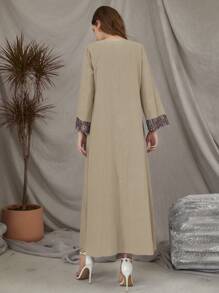 Al Najma 幾何印花對比直筒阿拉伯連衣裙 - 卡其色 - 查看 2