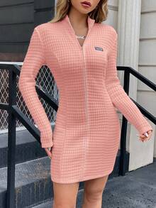 SHEIN EZwear 字母補丁細節拉鏈開襟緊身洋裝 - 粉色 - 查看 5