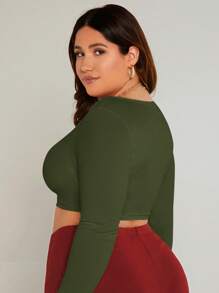 SHEIN BASICS 大碼素色大圓領短款T恤 - 軍綠色 - 查看 2