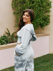 SHEIN X GiudiceGirls Solid Hook And Eye Crop Hoodie - Dusty Blue - View 2