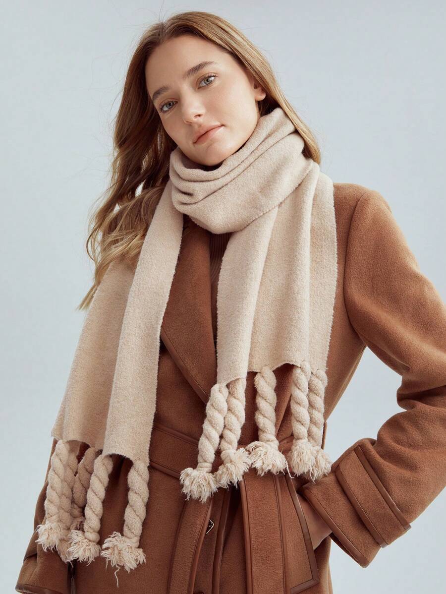 MOTF PREMIUM 羊毛混紡扭紋流蘇圍巾 - 杏色 - 查看 1