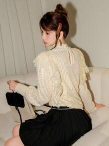 DAZY Damen Oberteil mit Stehkragen, Spitzenrüschen und Langarm