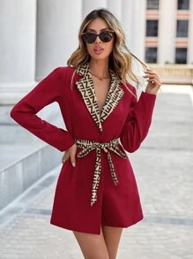 SHEIN Clasi Đồ họa Chữ cái Thắt lưng Váy blazer - Màu Đỏ Sâu - Xem 4