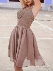 SHEIN Privé 素色繞頸露背褶邊緊身洋裝 - 藕粉色 - 查看 5