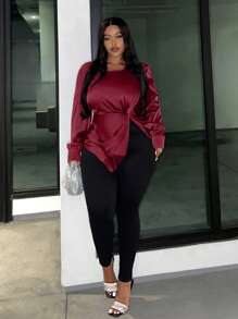 Slaydiva 大碼前扭結不對稱下擺緞面襯衫 - 酒紅色 - 查看 3