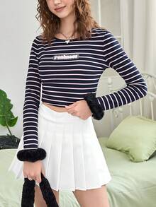 SHEIN EZwear 條紋圖案和字母貼布毛茸茸袖口短款T恤 - 粉色 - 查看 5