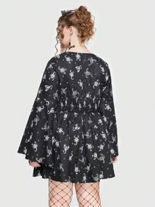 ROMWE Goth Plus Allover Scorpion Print Trumpet Sleeve Dress - Black - View 4