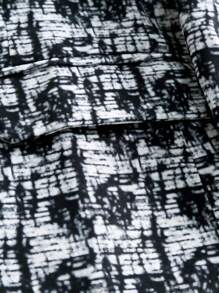 Manfinity AFTRDRK 男士滿版印花單釦西裝外套 - 黑與白 - 查看 3