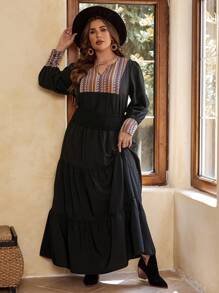 SHEIN VCAY 大碼幾何印花缺口領上衣&荷葉邊半身裙不附腰帶 - 黑色 - 查看 1