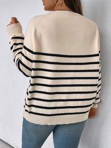 SHEIN LUNE Hơn Mẫu sọc Nút Nửa Tay Raglan Áo len - Nhiều màu - Xem 2