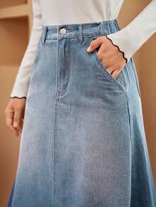 SHEIN Frenchy 漸層斜口袋牛仔半身裙 - 淺色水洗藍 - 查看 4
