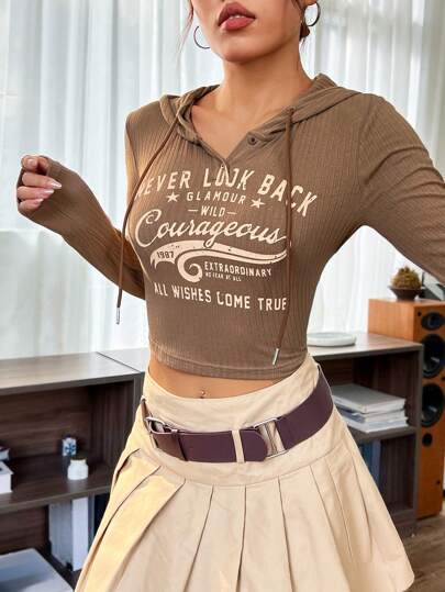 SHEIN EZwear 標語圖案抽繩連帽短款T恤