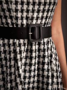 SHEIN DECDS 千鳥格印花繫腰帶洋裝 - 黑與白 - 查看 4