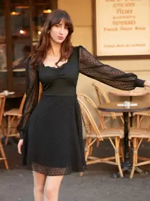 SHEIN Frenchy 雞心領口前收褶圓點洋裝 - 黑色 - 查看 3