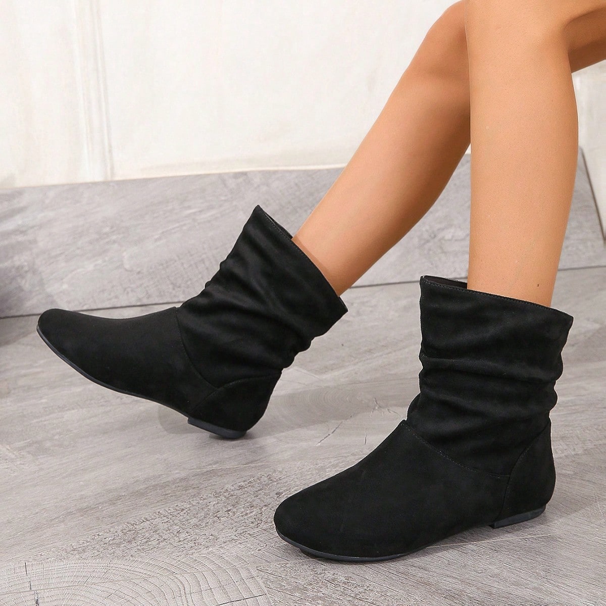 Botas casuales de moda con pliegues planos y sin cordones para mujeres
