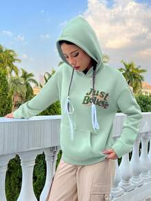 SHEIN Qutie Letter Graphic Kangaroo Pocket Drop Shoulder Hoodie - Green - View 3