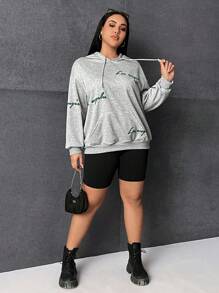 SHEIN EZwear Große Größe Hoodie mit Buchstaben Grafik, Känguru-Tasche, Drop Shoulder Tunnelzug,