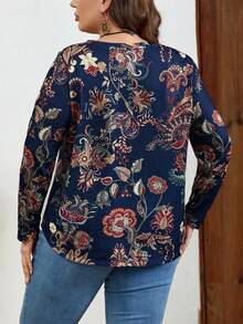 EMERY ROSE Plus Floral Print V Neck Tee - Navy Blue - View 2