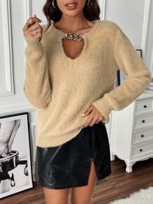 SHEIN Clasi 鏈條細節鎖眼領絨毛針織套頭毛衣 - 卡其色 - 查看 3