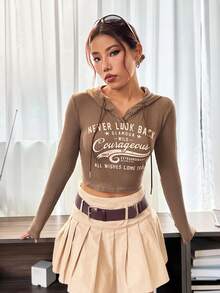 SHEIN EZwear 標語圖案抽繩連帽短款T恤 - 棕色 - 查看 5