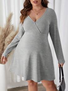 SHEIN Grossesse Plus Robe Unicolore Col Surplis