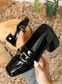 秋冬女士高跟乐福鞋，时尚方头，黑色休闲粗跟复古链条穆勒鞋，优雅